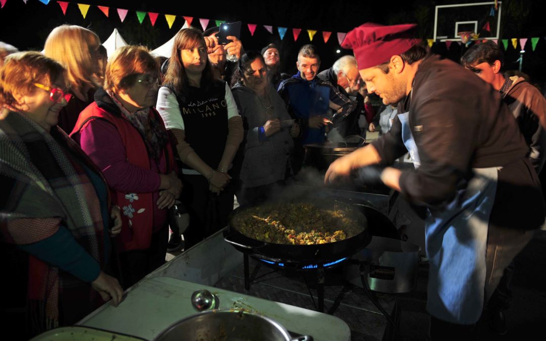 Cocinando en Fiesta Regional de Pueblo Belgrano