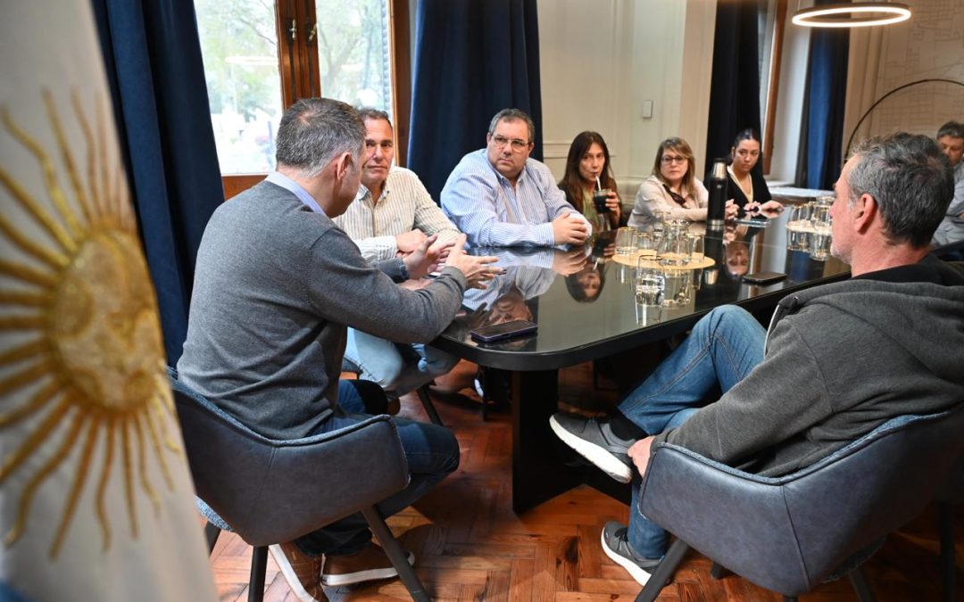 La AHGG fue recibida por el presidente municipal de Gualeguaychú para evaluar la situación del sector turístico